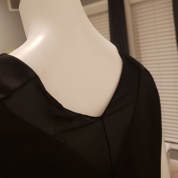 Black sleeveless blouse - Picture 3 of 6